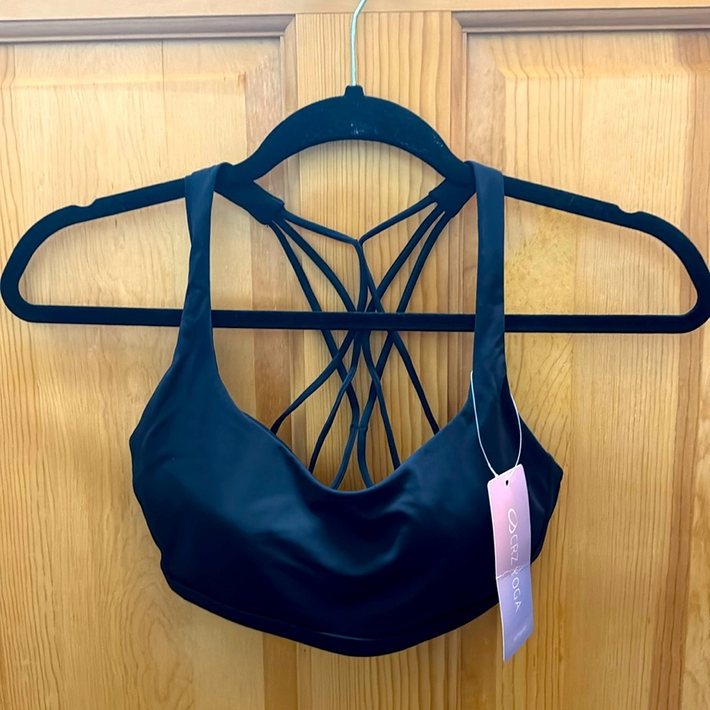 NWT CRZ YOGA Sports Bra. Size Medium.